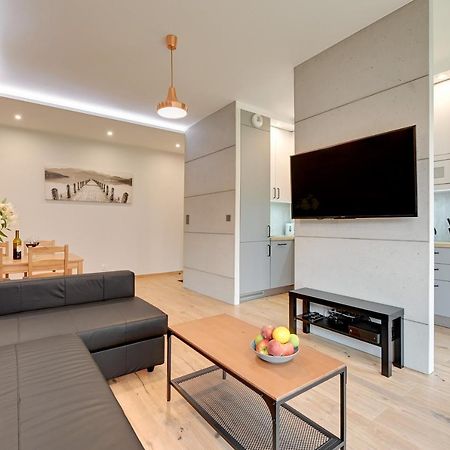 Central Apartment - Free Private Parking 그단스크 외부 사진