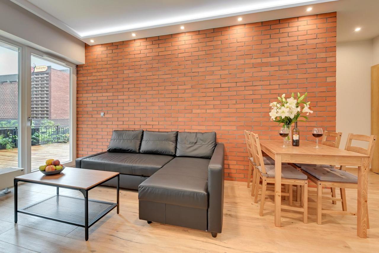 Central Apartment - Free Private Parking 그단스크 외부 사진