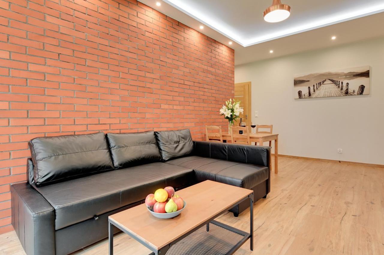 Central Apartment - Free Private Parking 그단스크 외부 사진