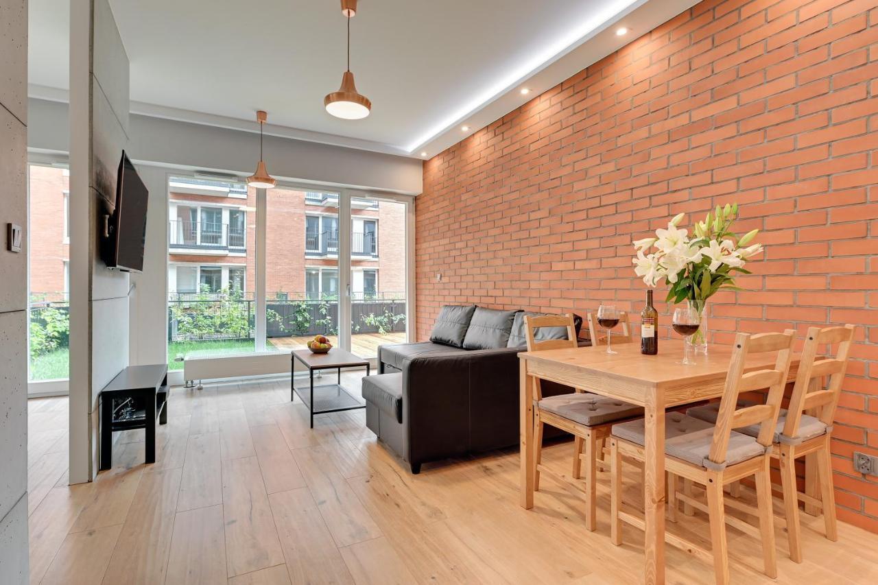 Central Apartment - Free Private Parking 그단스크 외부 사진