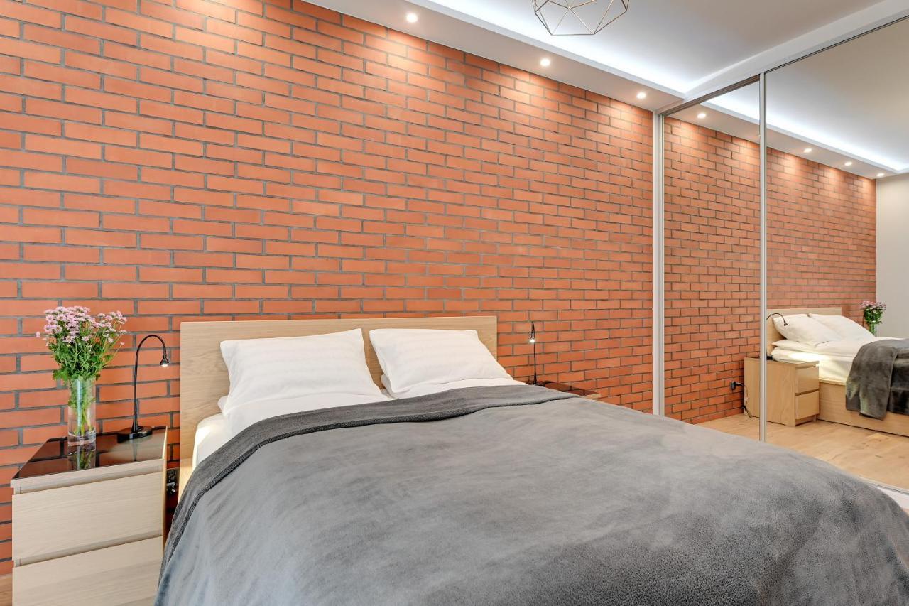 Central Apartment - Free Private Parking 그단스크 외부 사진